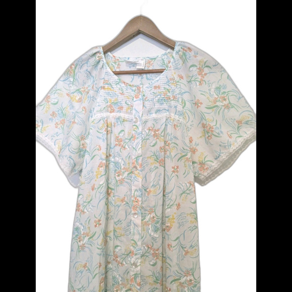 Vintage 1980s JCPenney White Floral Granny Nightgown Robe Buttoned Mumu L - Picture 2 of 4